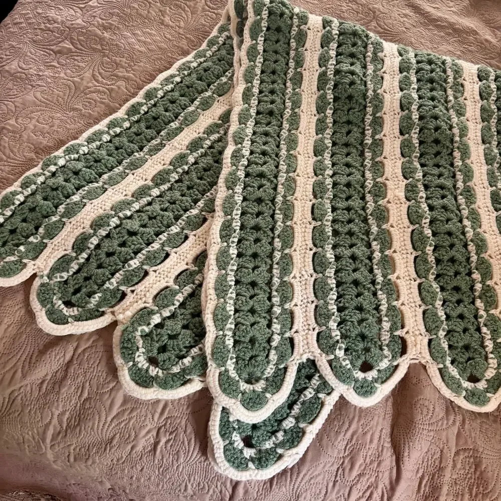 Vtg Hand Crocheted Afghan - Sage Green & Cream Mile-a-Minute 54